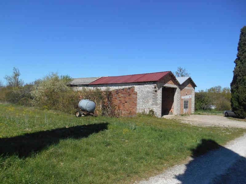 Propriété - 790 m² - 7 pièces