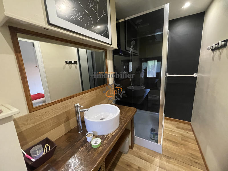 Maison - 233 m² - 8 pièces