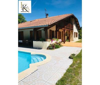 Maison traditionnelle - 166 m² - 5 pièces