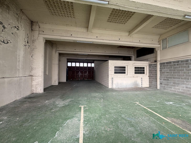 Entrepôt - 160 m²