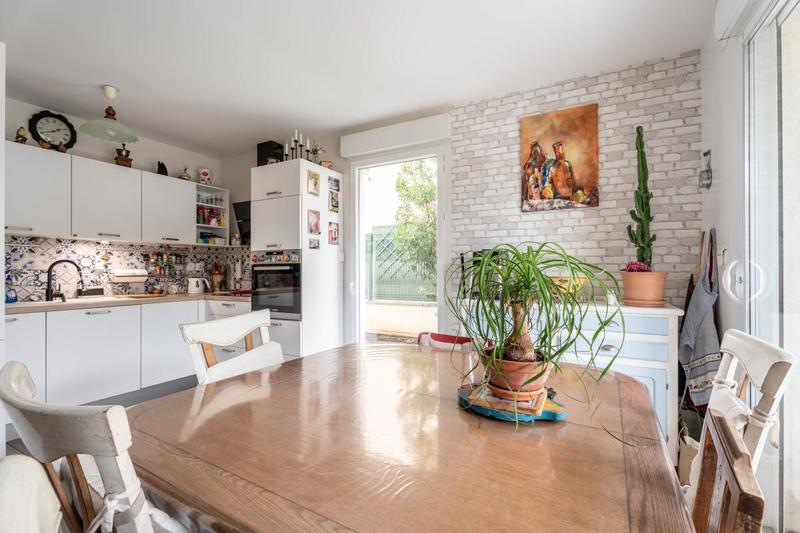 Appartement - 77 m² - 3 pièces