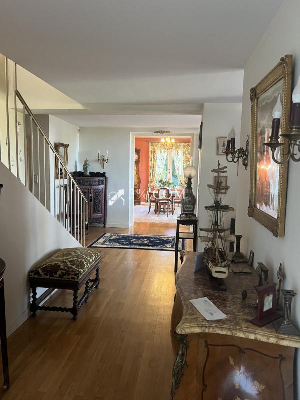 Propriété - 281 m² - 7 pièces