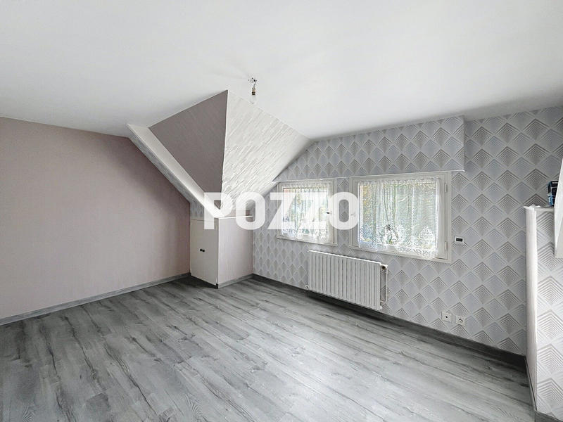 Maison - 275 m² - 11 pièces