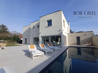 Maison contemporaine - 251 m² - 6 pièces