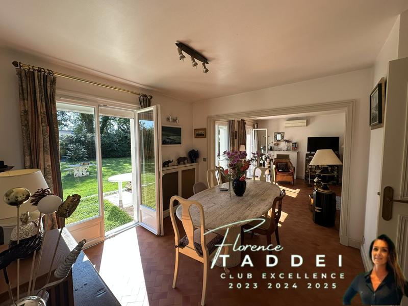 Maison - 210 m² - 7 pièces