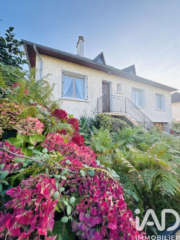 Maison - 90 m² - 5 pièces