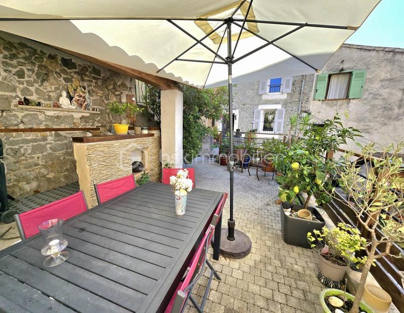 Maison de village - 82 m² - 4 pièces