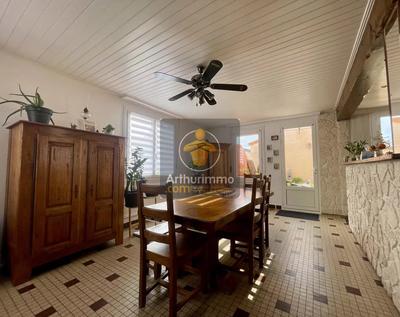 Maison - 144 m² - 8 pièces