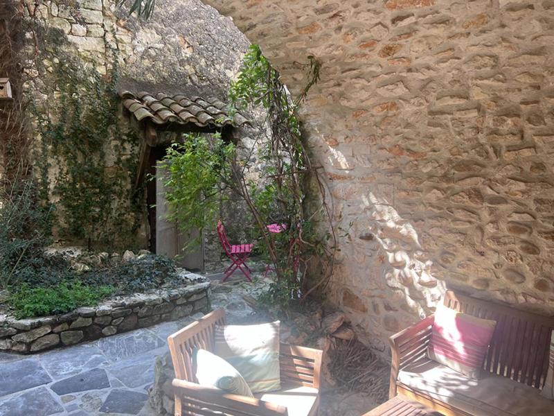 Maison en pierre - 100 m² - 4 pièces