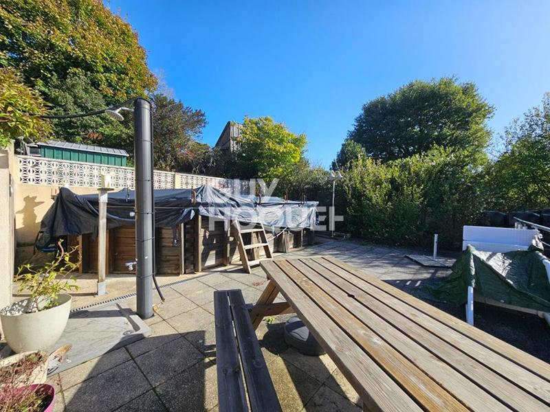 Maison - 169 m² - 6 pièces