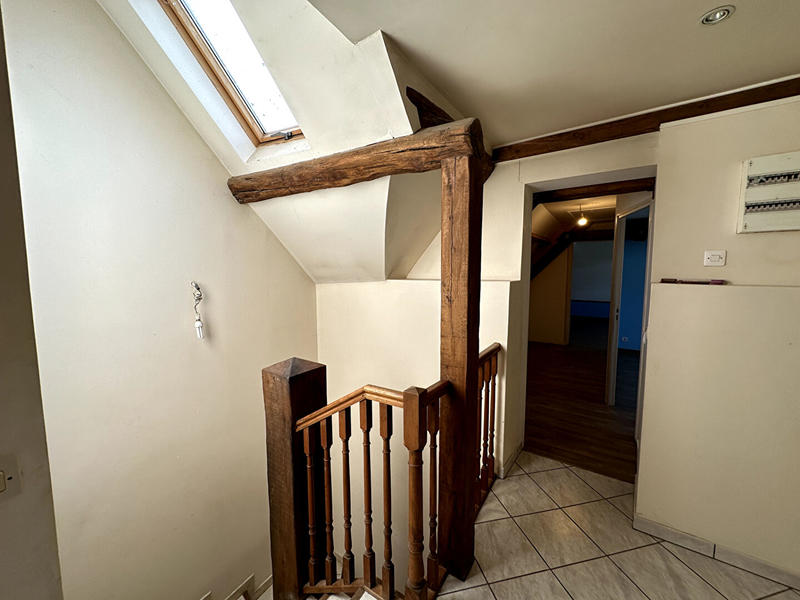 Maison - 202 m² - 8 pièces