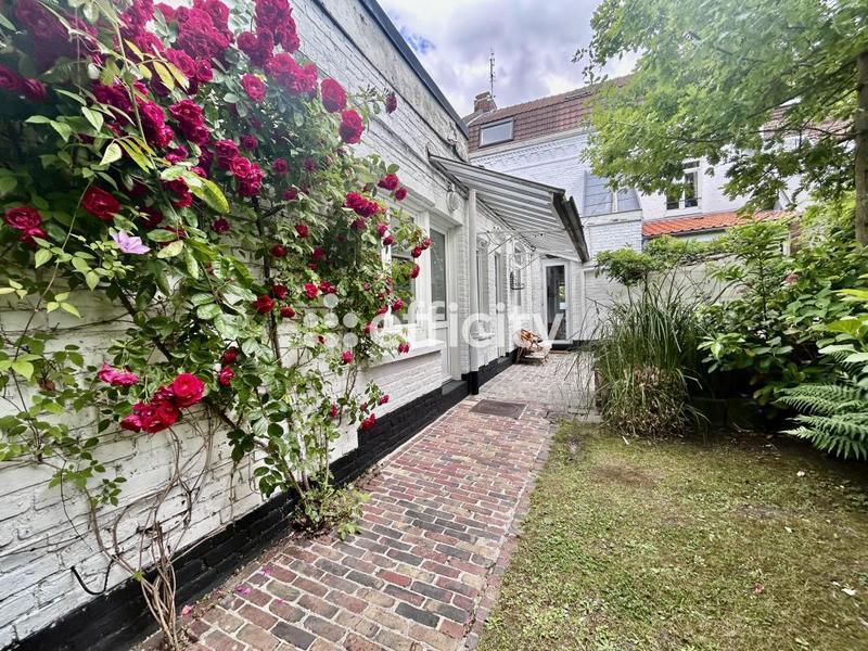 Maison - 200 m² - 8 pièces