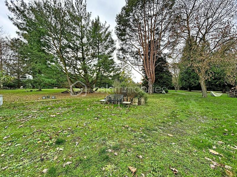 Maison traditionnelle - 210 m² - 7 pièces