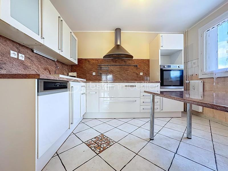 Appartement - 101 m² - 5 pièces