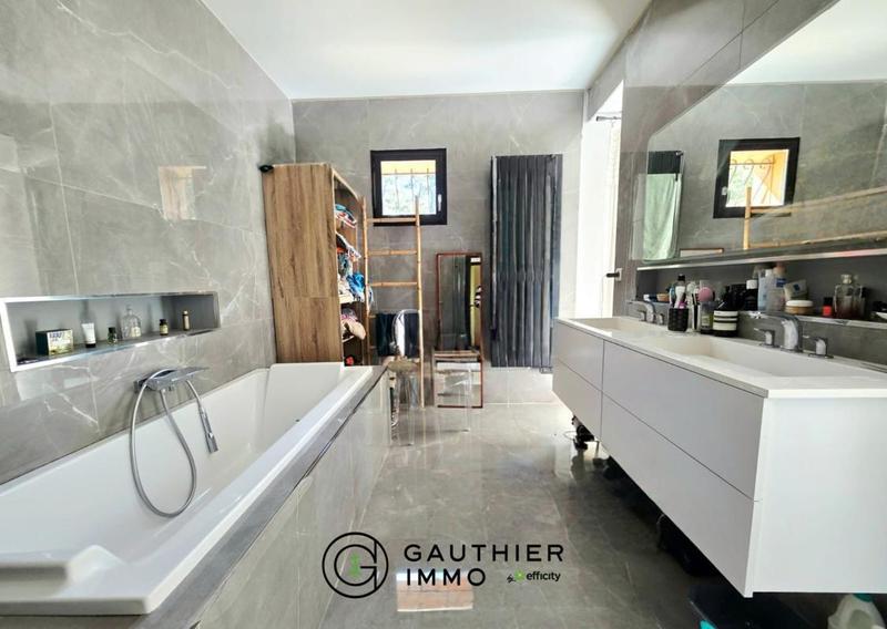 Maison - 175 m² - 5 pièces