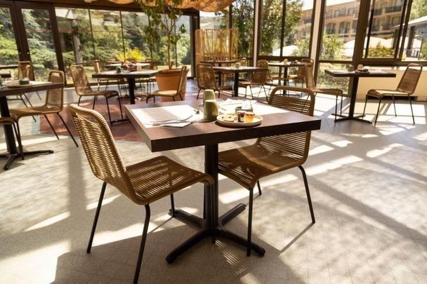 Manoir - 5 000 m² - 200 pièces