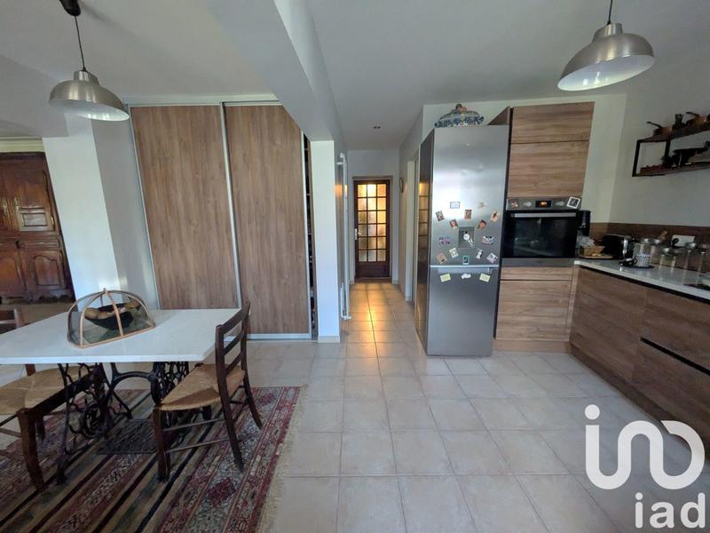 Maison - 235 m² - 10 pièces