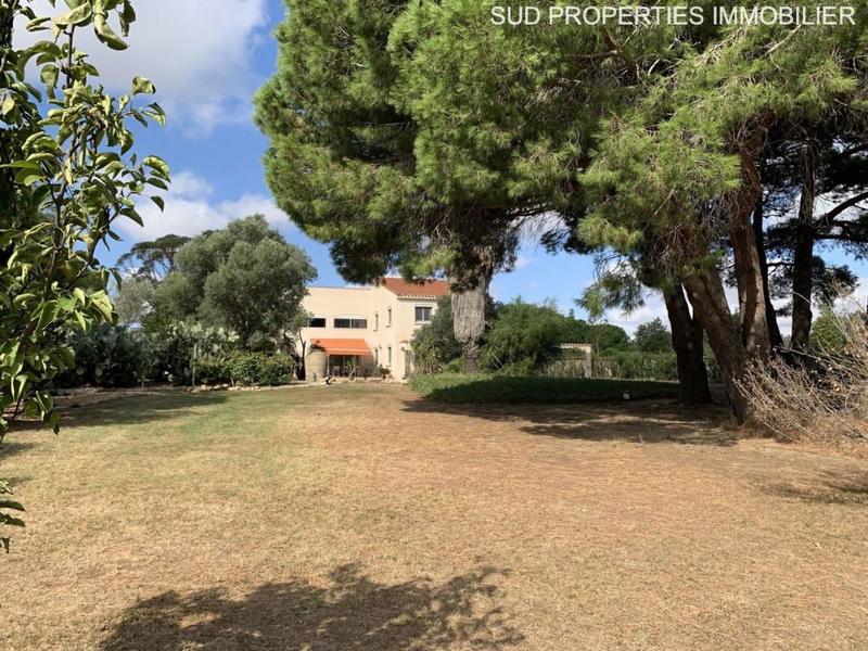 Villa - 300 m² - 7 pièces