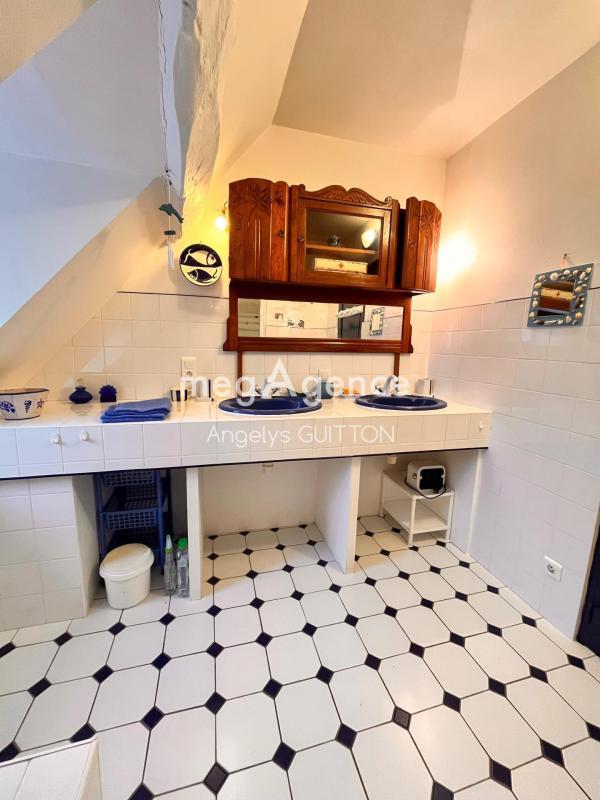 Maison - 384 m² - 15 pièces