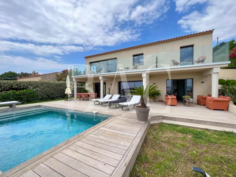 Villa - 180 m² - 5 pièces