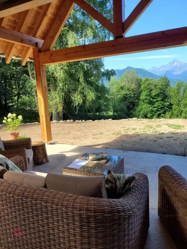 Propriété - 280 m² - 10 pièces