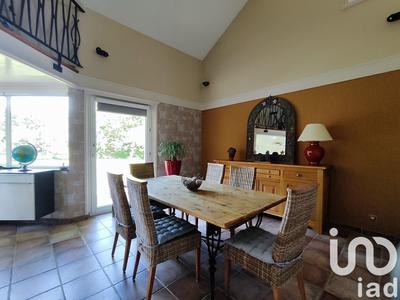 Maison - 180 m² - 7 pièces