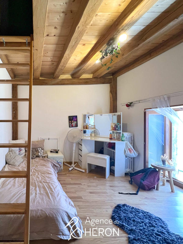 Maison - 177 m² - 9 pièces