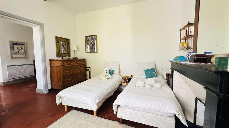 Maison - 300 m² - 9 pièces