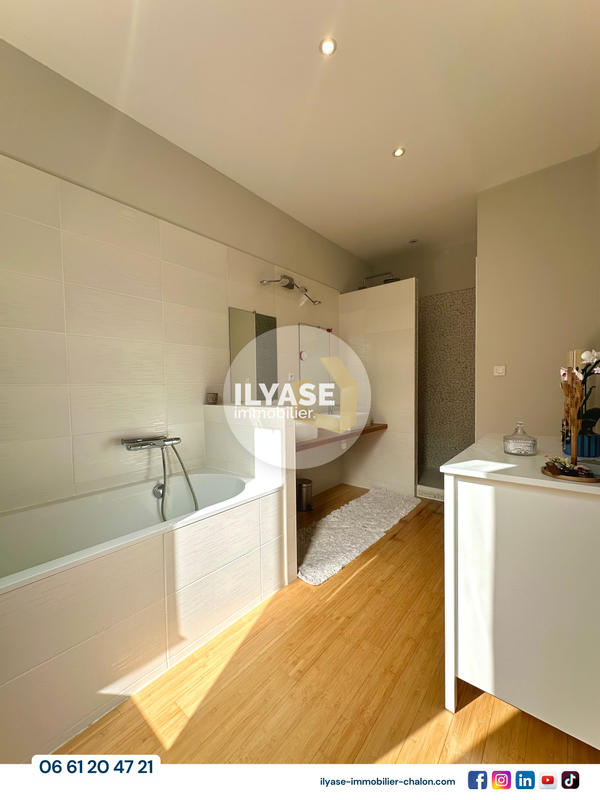 Appartement - 125 m² - 5 pièces