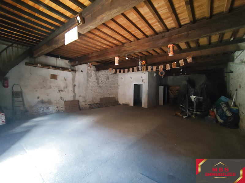 Appartement - 250 m² - 2 pièces