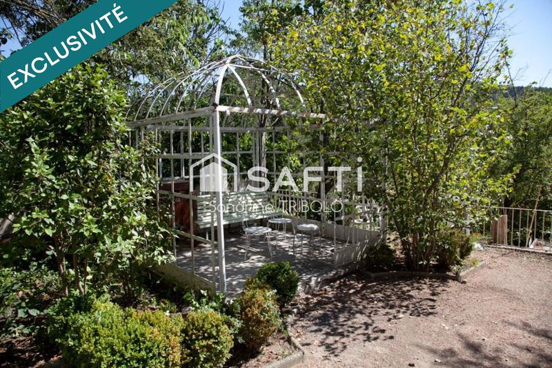 Maison - 205 m² - 8 pièces