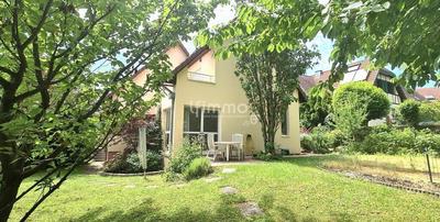 Maison - 213 m² - 9 pièces