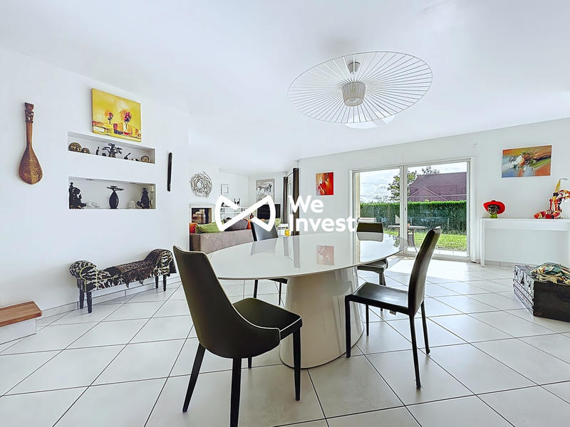 Maison - 253 m² - 8 pièces