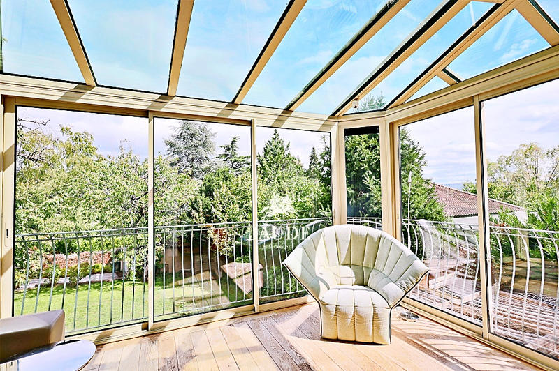 Maison - 196 m² - 7 pièces