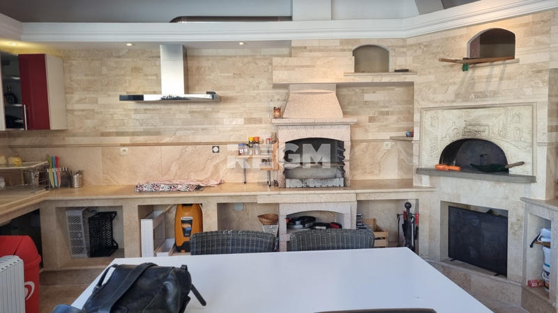 Maison - 400 m² - 12 pièces