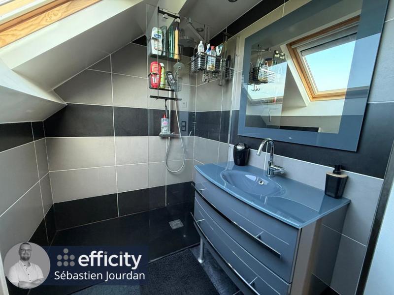 Maison - 136 m² - 6 pièces