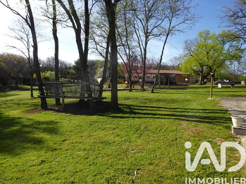 Maison - 1 000 m² - 30 pièces