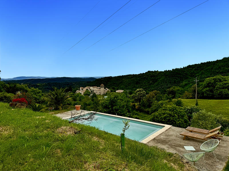 Maison - 208 m² - 6 pièces