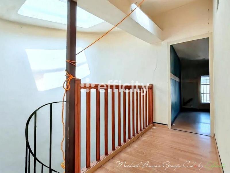 Immeuble - 120 m² - 7 pièces