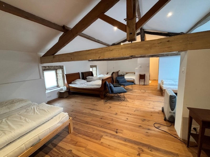 Maison - 300 m² - 14 pièces