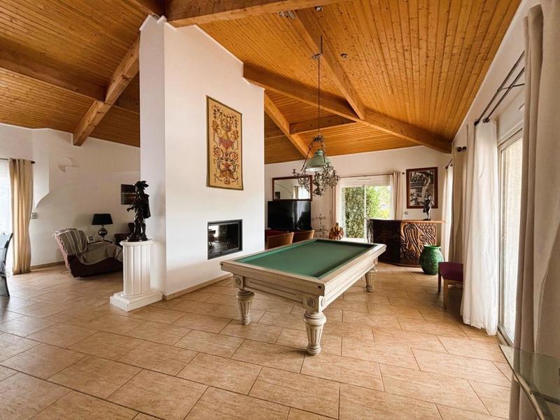 Maison - 254 m² - 6 pièces