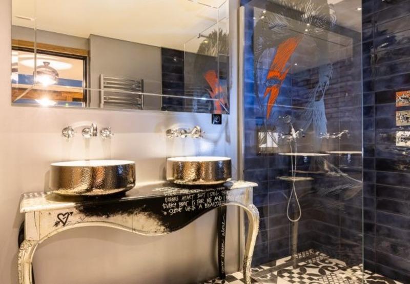 Propriété - 2 808 m² - 50 pièces