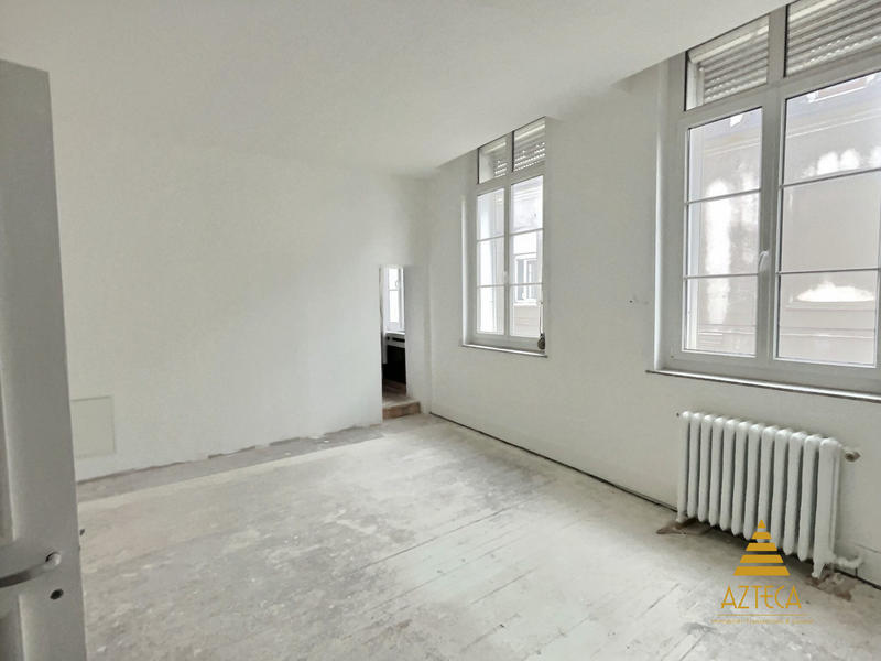 Maison - 374 m² - 8 pièces