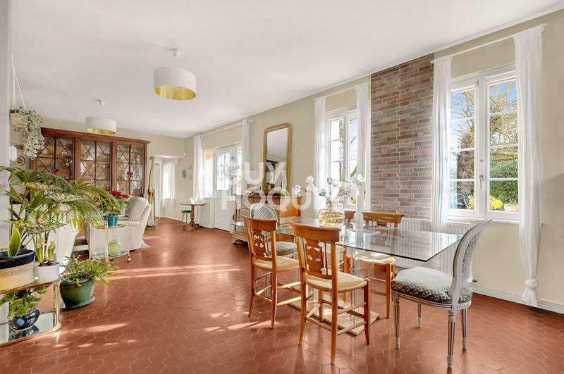 Maison - 170 m² - 7 pièces