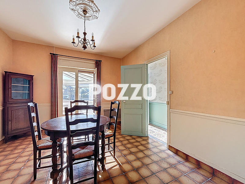 Maison - 189 m² - 9 pièces