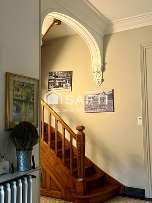 Maison - 260 m² - 8 pièces