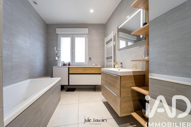 Maison de ville - 87 m² - 5 pièces