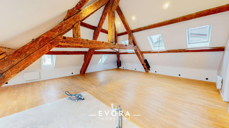 Appartement - 96 m² - 2 pièces