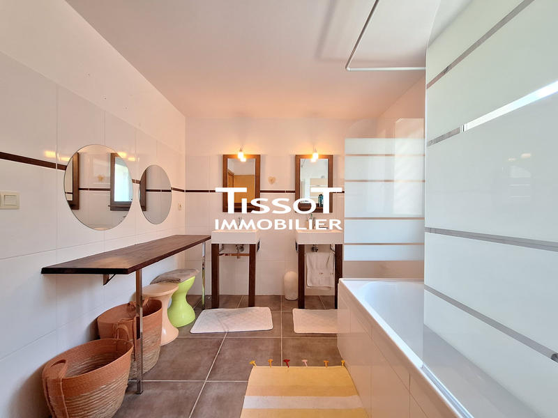 Maison - 265 m² - 6 pièces