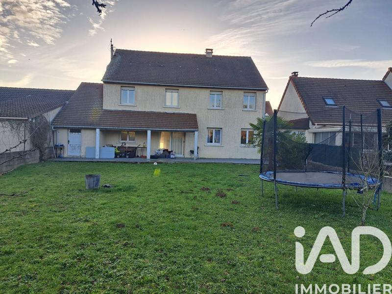 Maison - 180 m² - 8 pièces